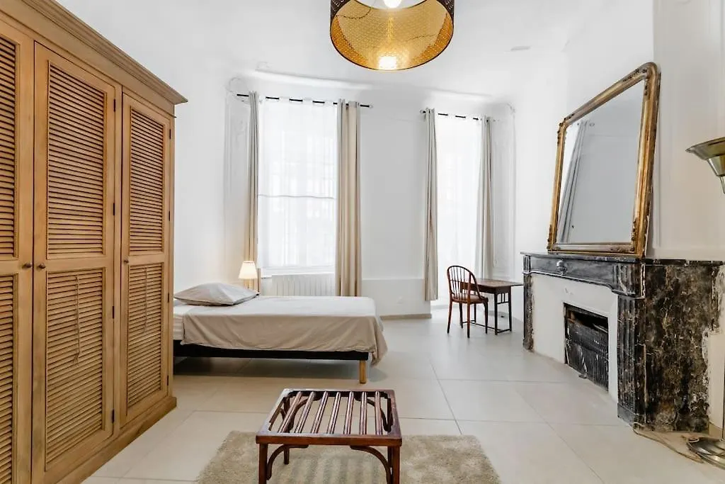 Crew House 10 Beds Apartment La Ciotat France