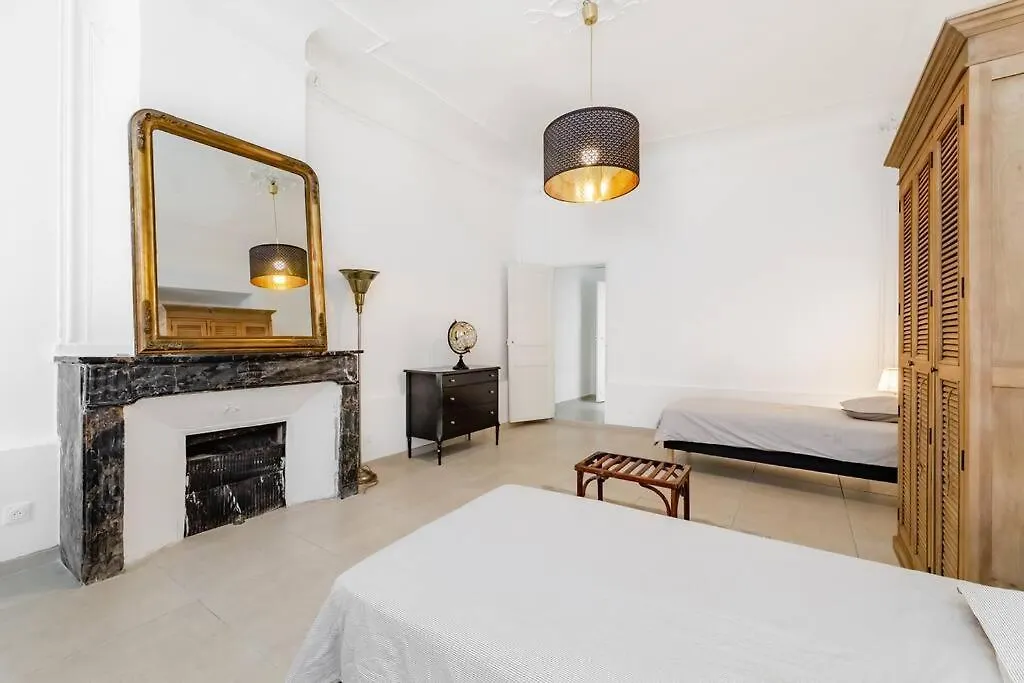 Crew House 10 Beds Apartment La Ciotat France