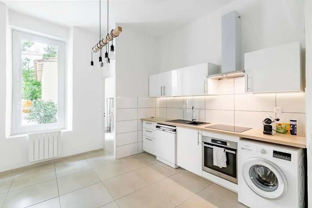 Crew House 10 Beds Apartment La Ciotat