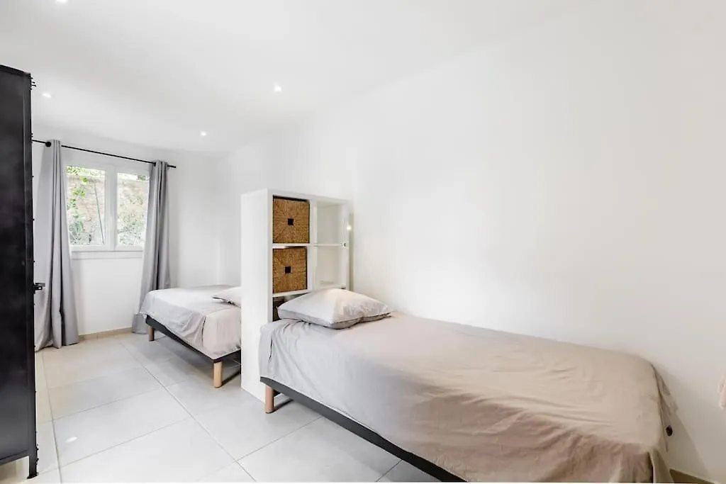 Crew House 10 Beds Apartment La Ciotat