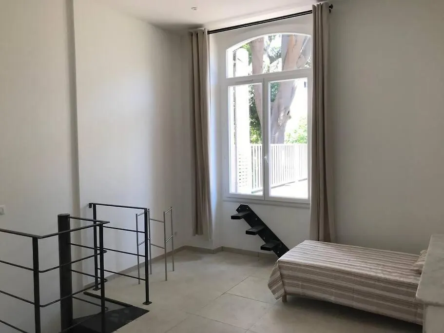 Crew House 10 Beds Apartment La Ciotat
